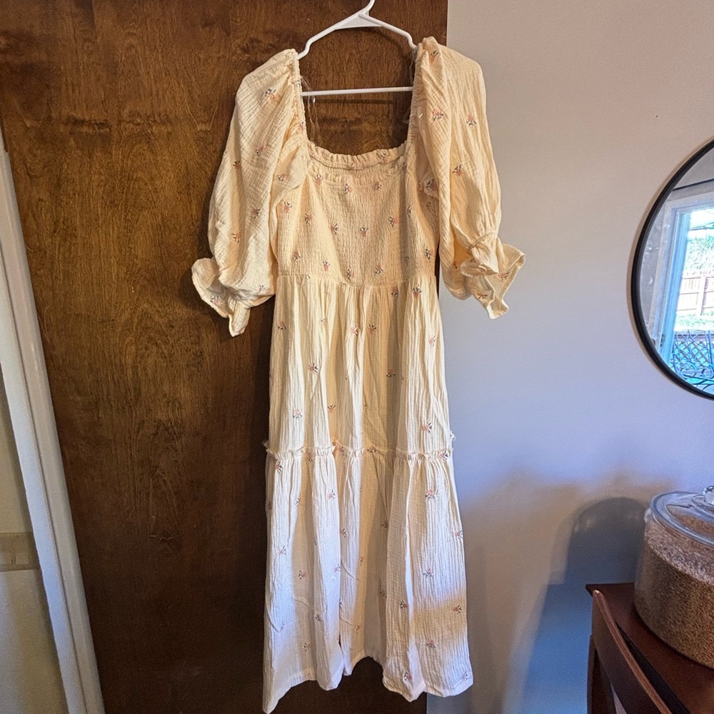 Listicle Ivory Floral Long Sleeve Dress - Picture 2 of 7